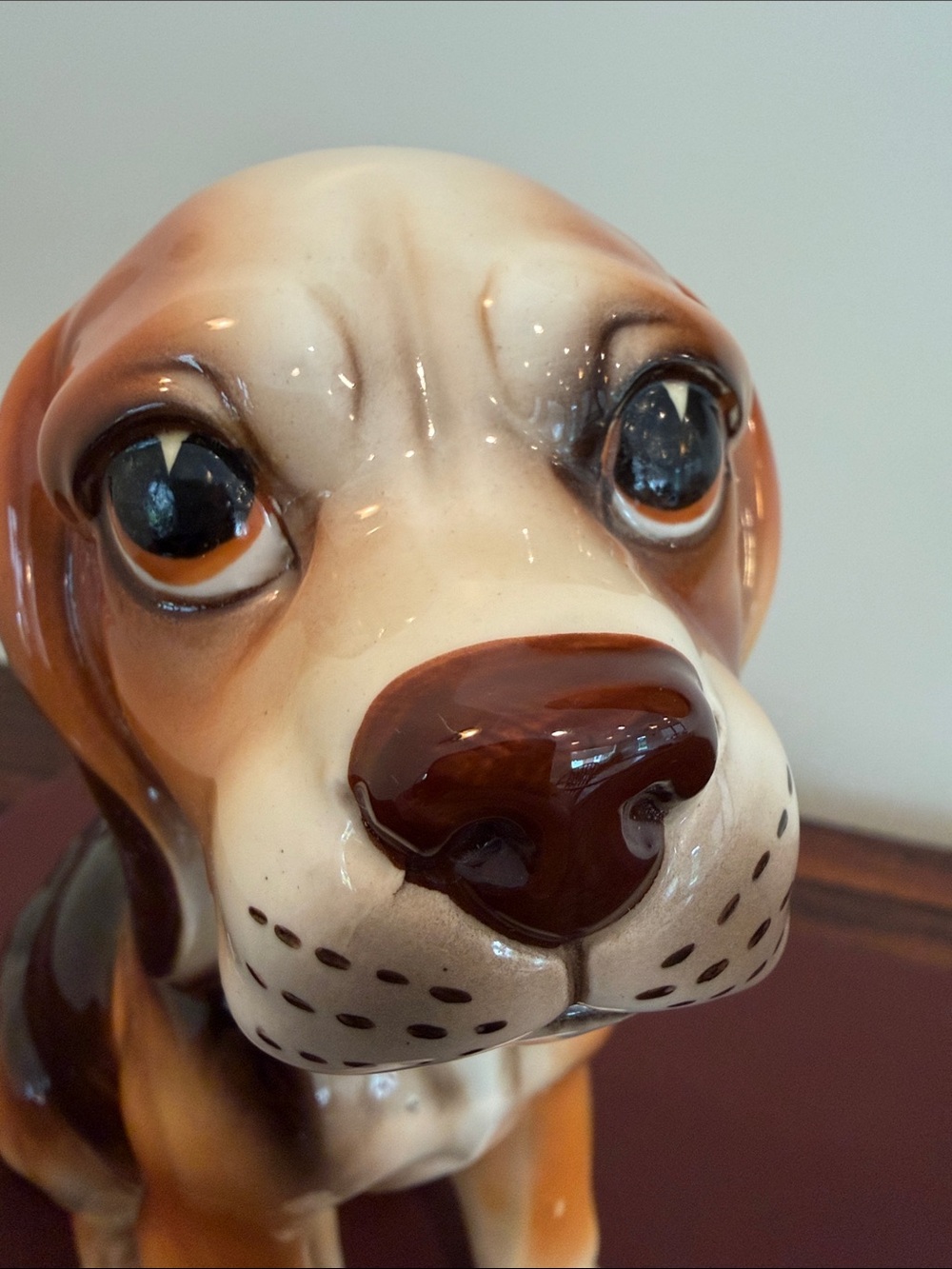 Vintage Lefton Ceramic Beagle Dog Figurine in Brown and Black. - Picture 2 of 8
